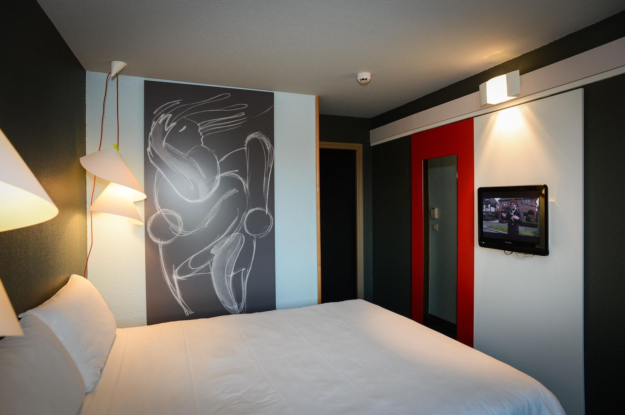 Ibis Saint-Lo Hotel Exterior photo