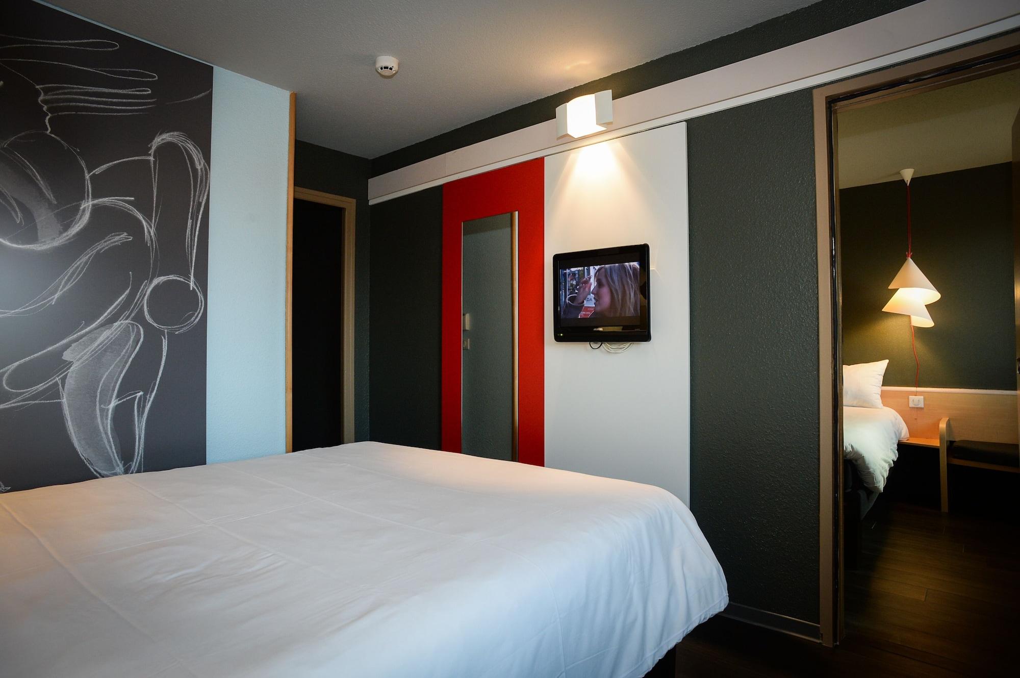 Ibis Saint-Lo Hotel Exterior photo